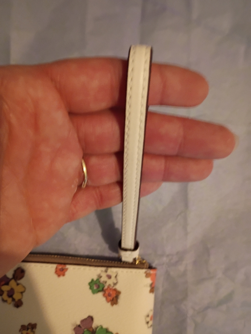 Coach Floral Field Print Wristlet NWOT - Picture 7 of 10